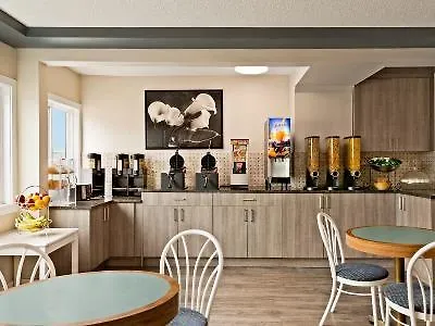 Travelodge By Wyndham Calgary South Hotel