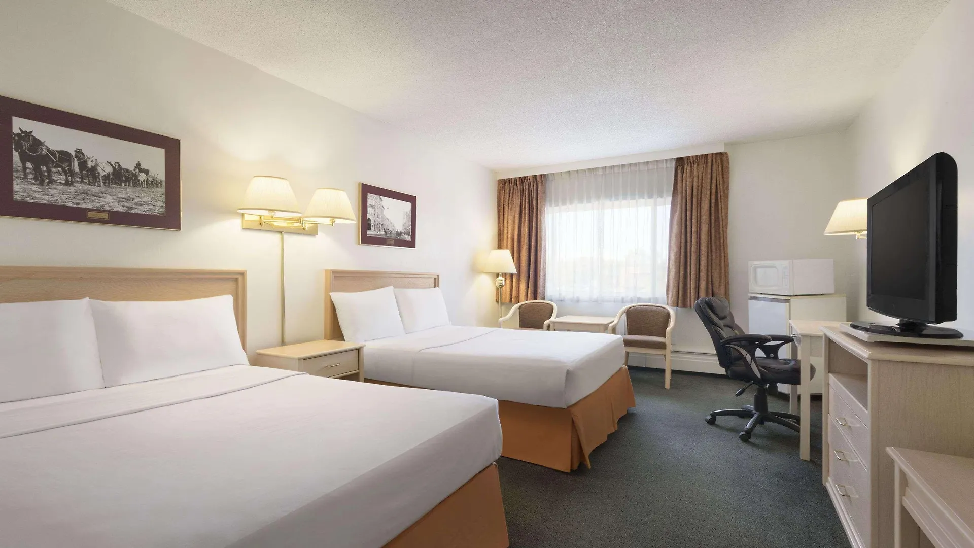Travelodge By Wyndham Calgary South Hotel