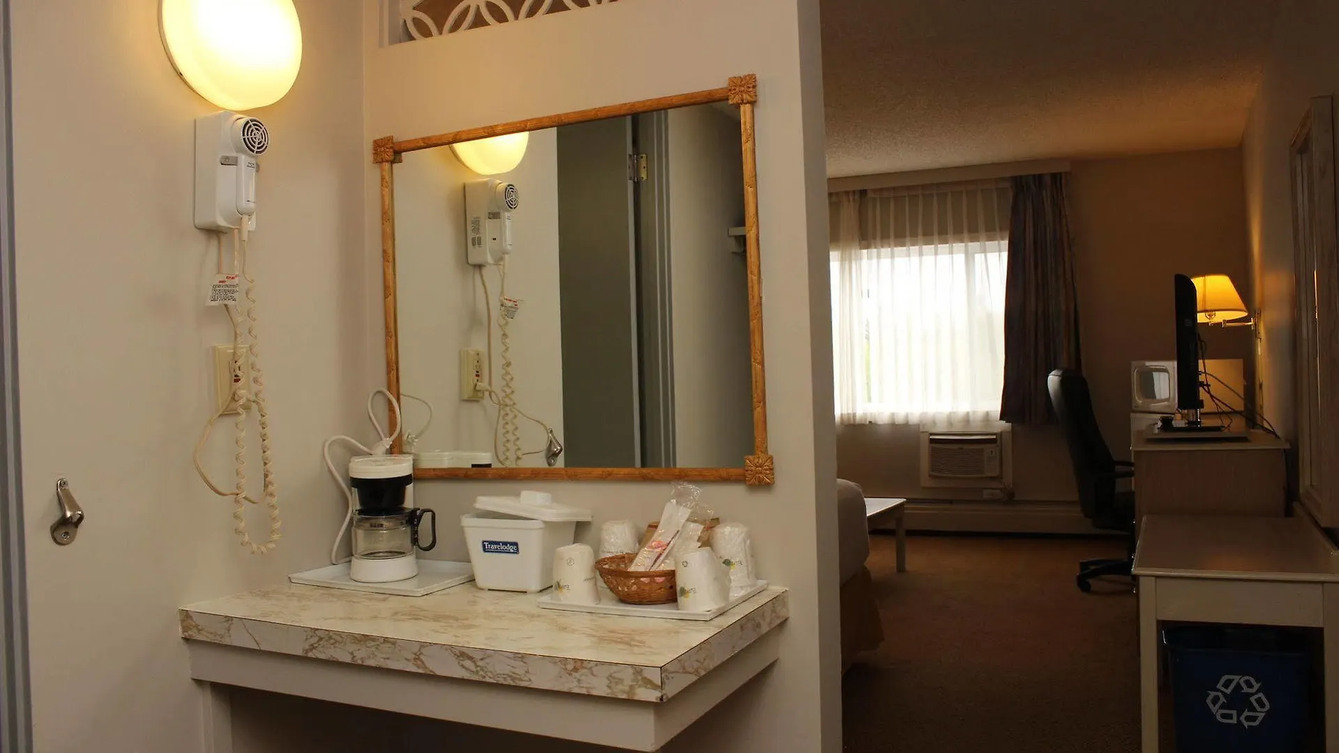 Travelodge By Wyndham Calgary South 2*,