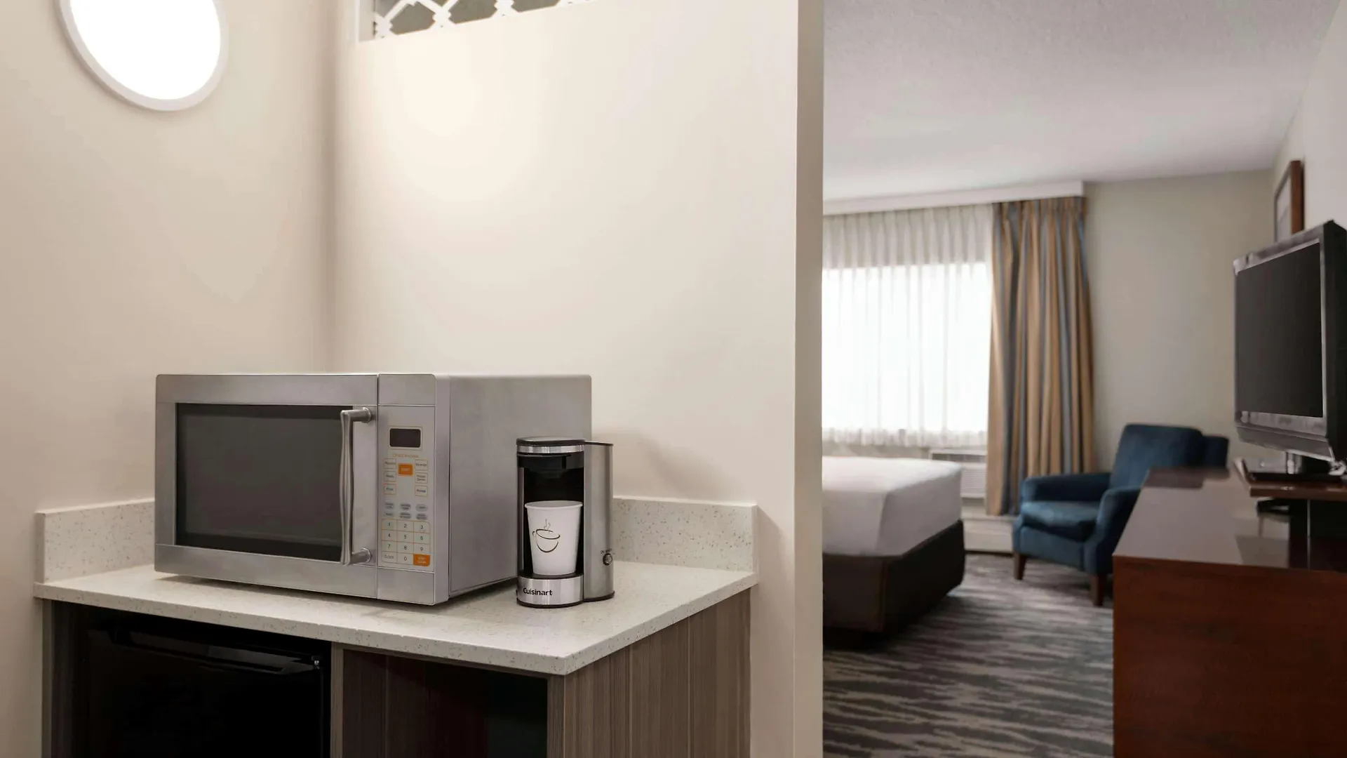 Travelodge By Wyndham Calgary South 2*,