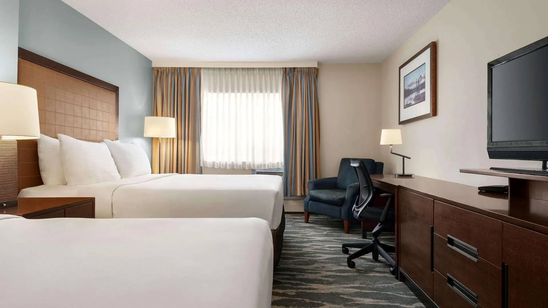 Отель Travelodge By Wyndham Calgary South