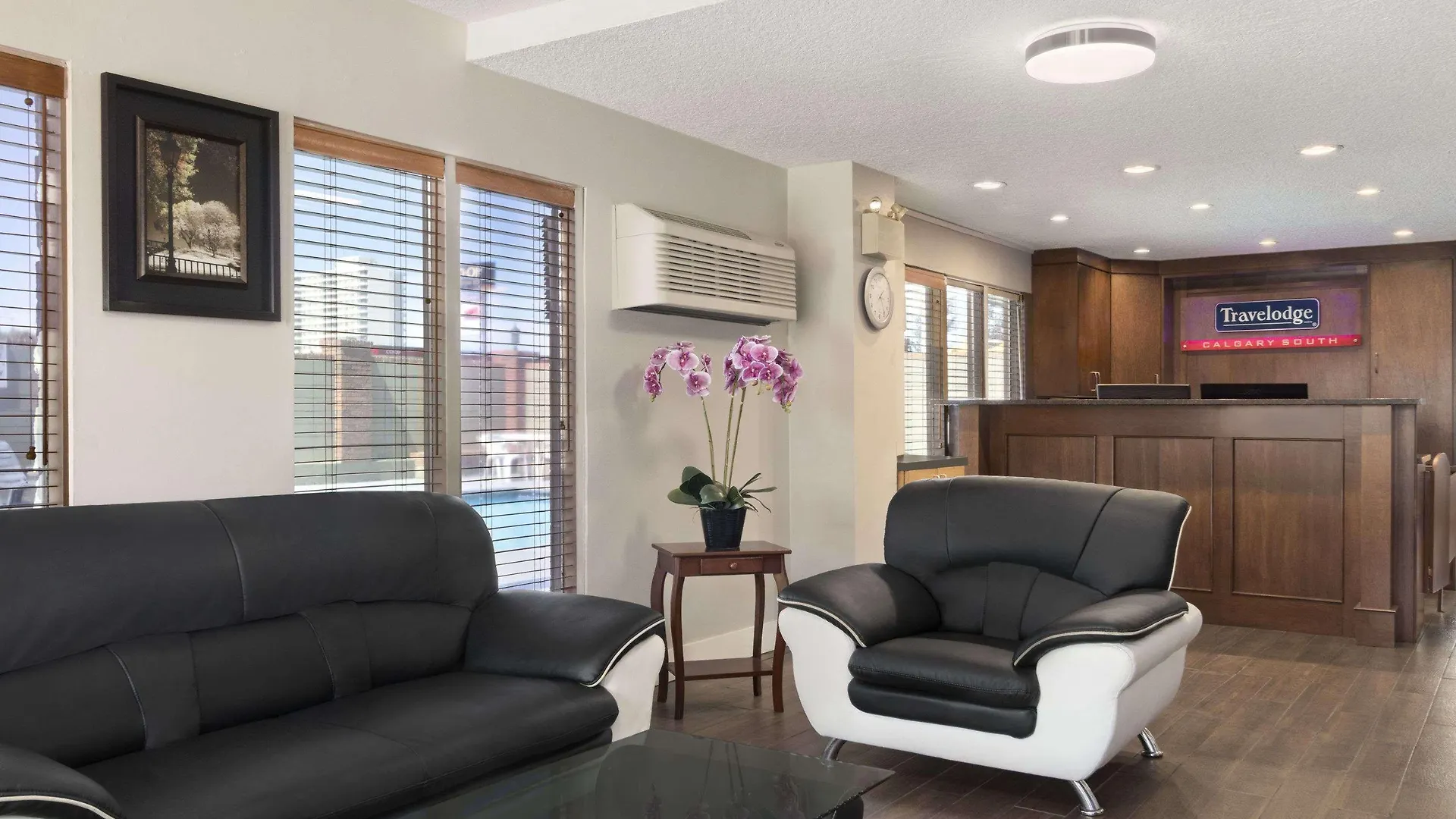 Travelodge By Wyndham Calgary South 2*,  Канада